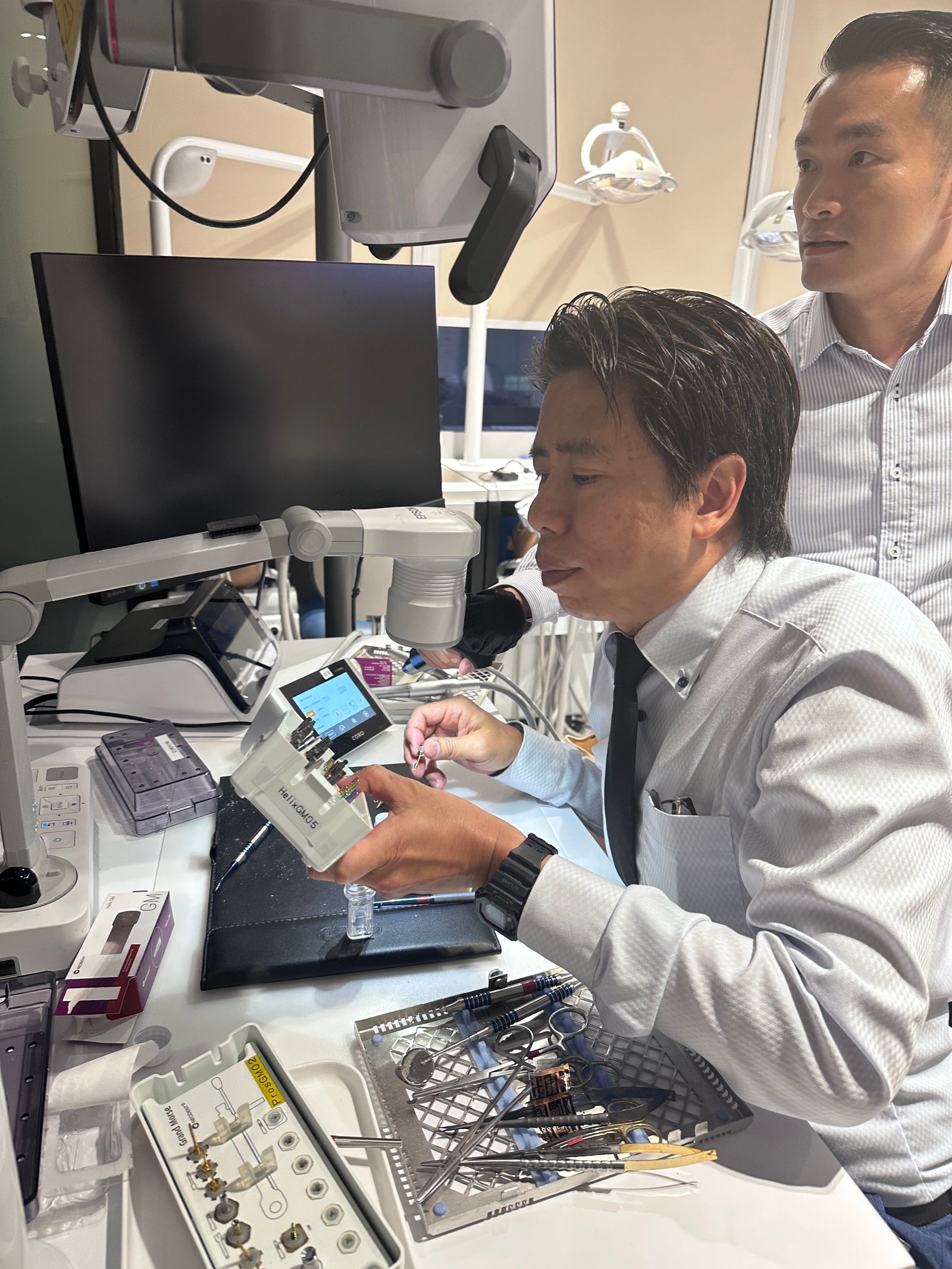 現代人工植體學及智慧齒手術，第一部份